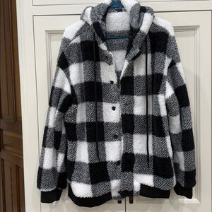 SHEIN Black and White Plaid Sherpa Jacket. Womens Large.